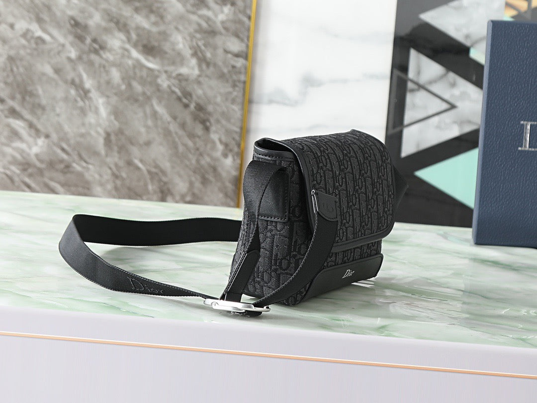 DIOR MESSENGER BAG