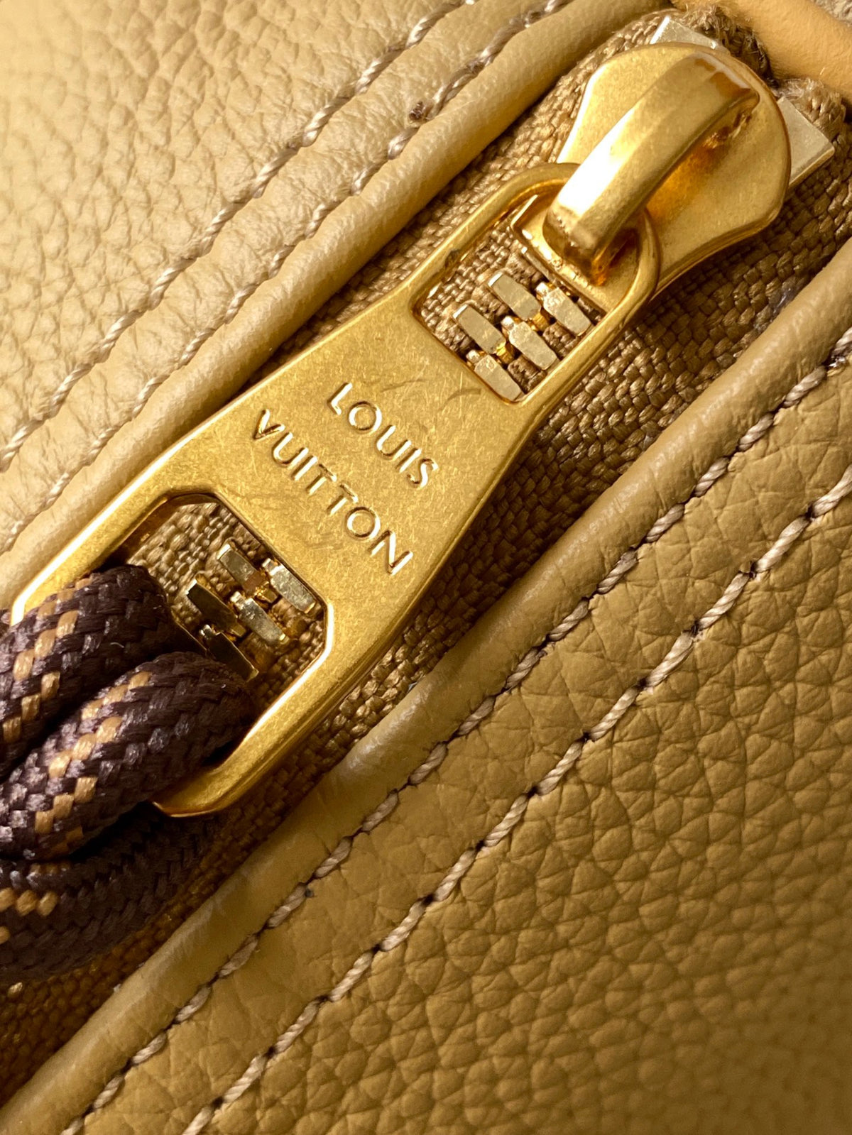 LV WOMENS BAG