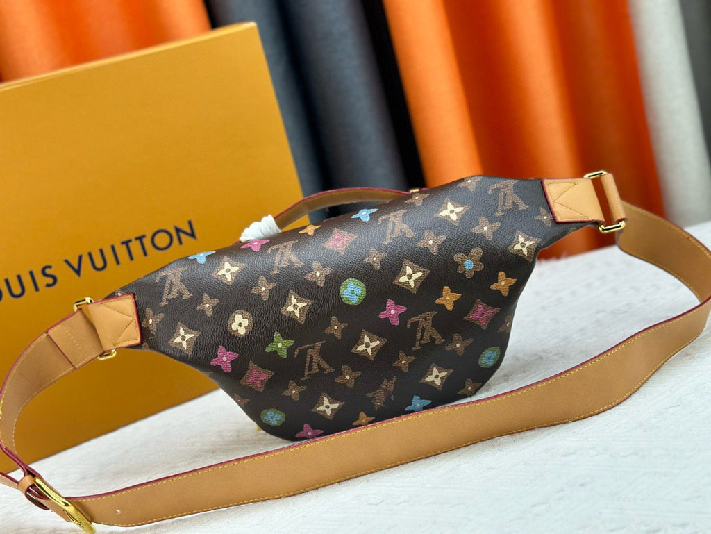 LV MESSENGER BAG