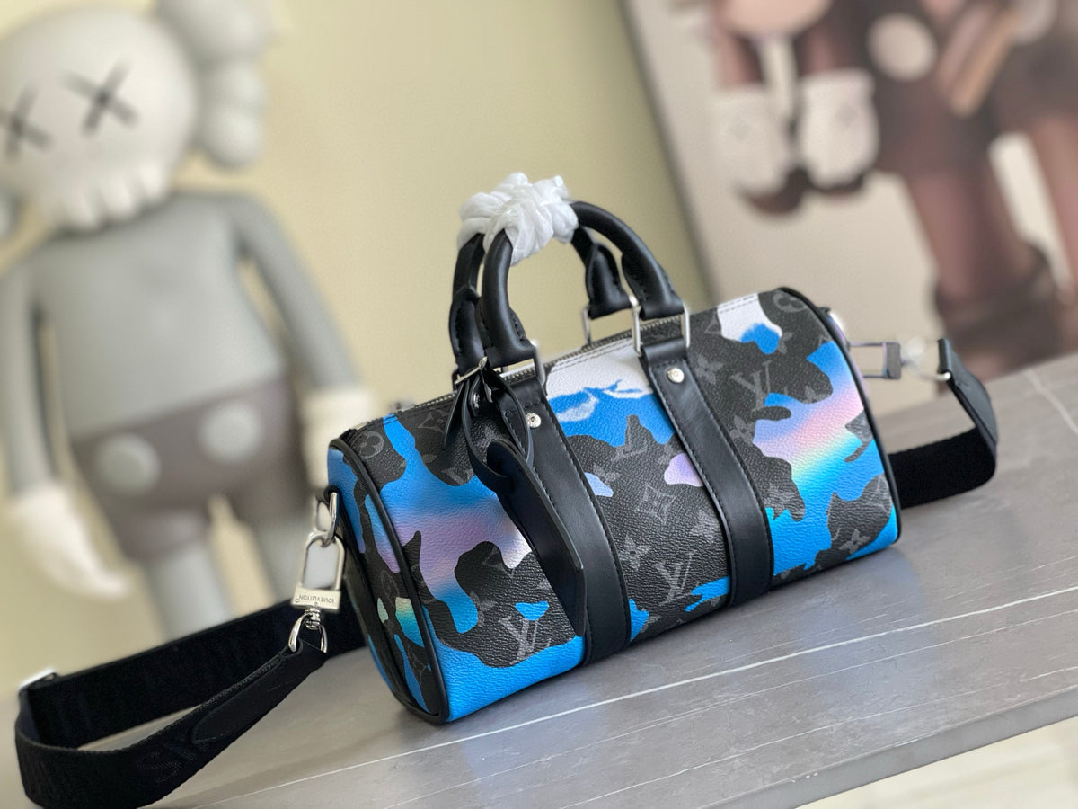 LV MESSENGER BAG