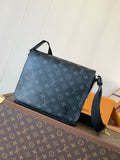 LV MESSENGER BAG