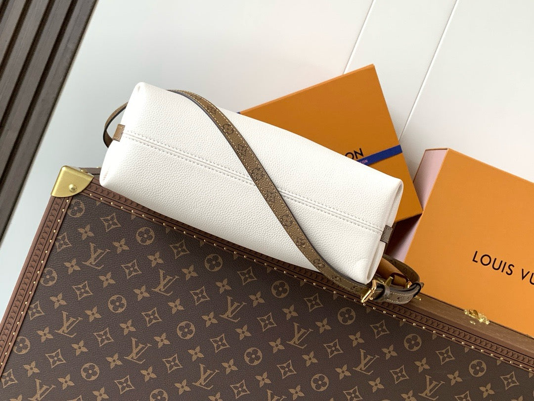 LV WOMENS BAG