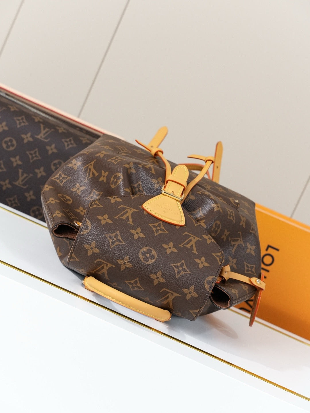 LV WOMENS BAG