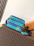 LV MESSENGER BAG