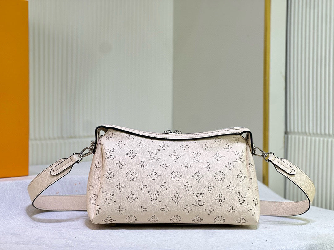 LV WOMENS BAG
