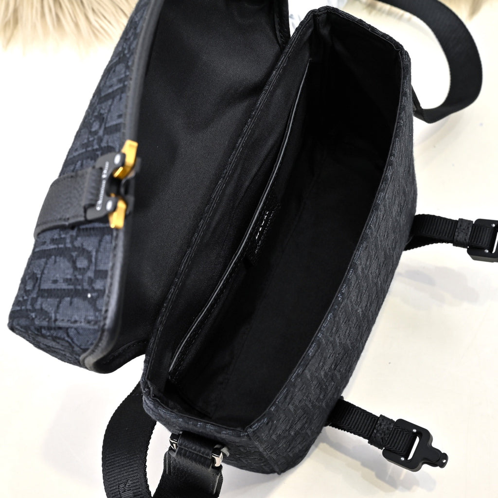 DIOR MESSENGER BAG