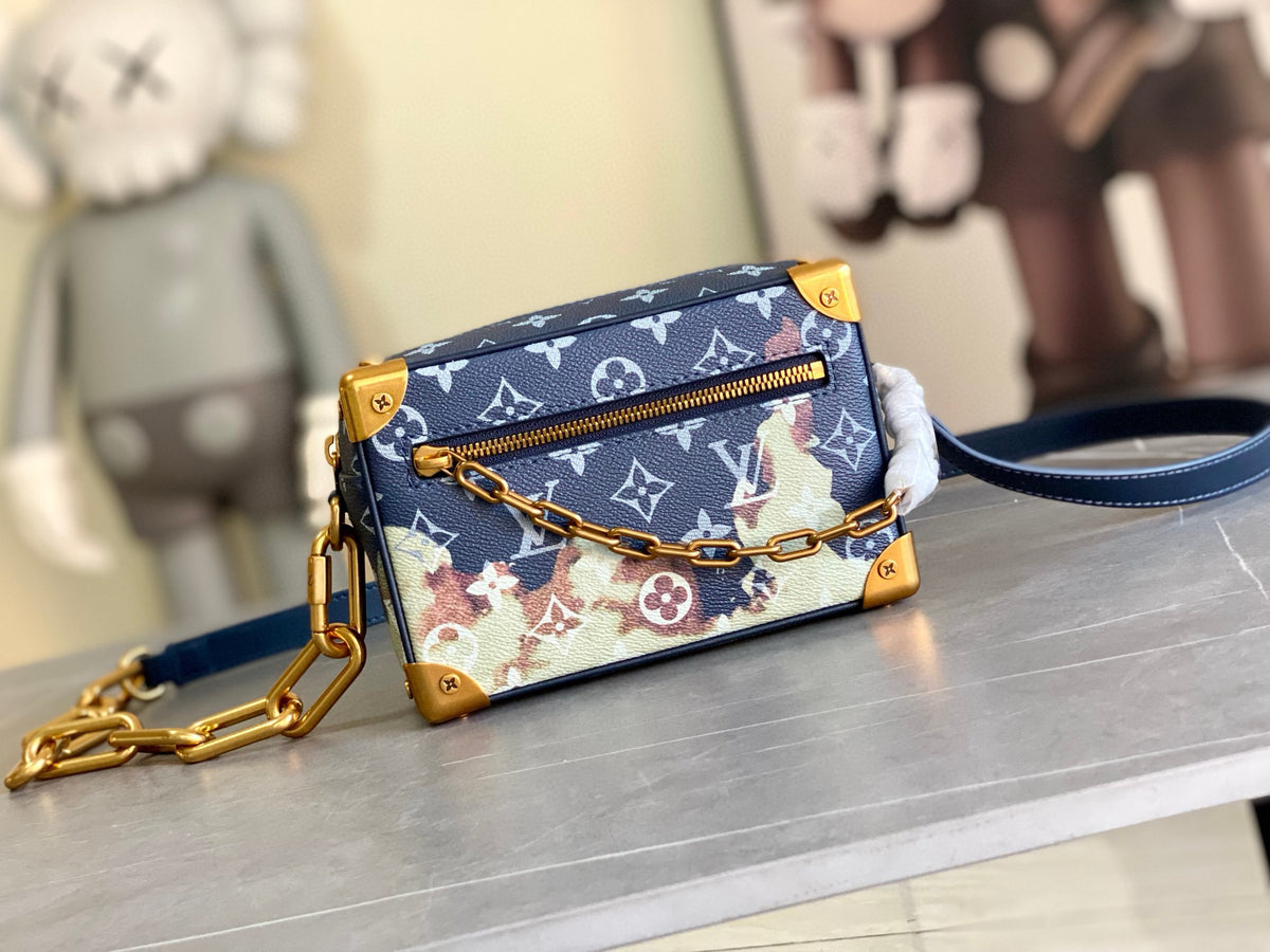 LV MESSENGER BAG