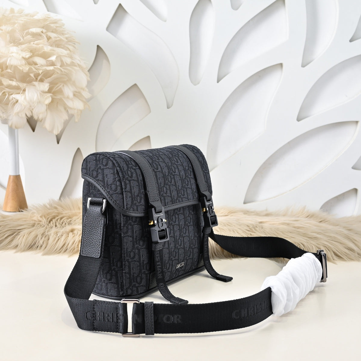 DIOR MESSENGER BAG