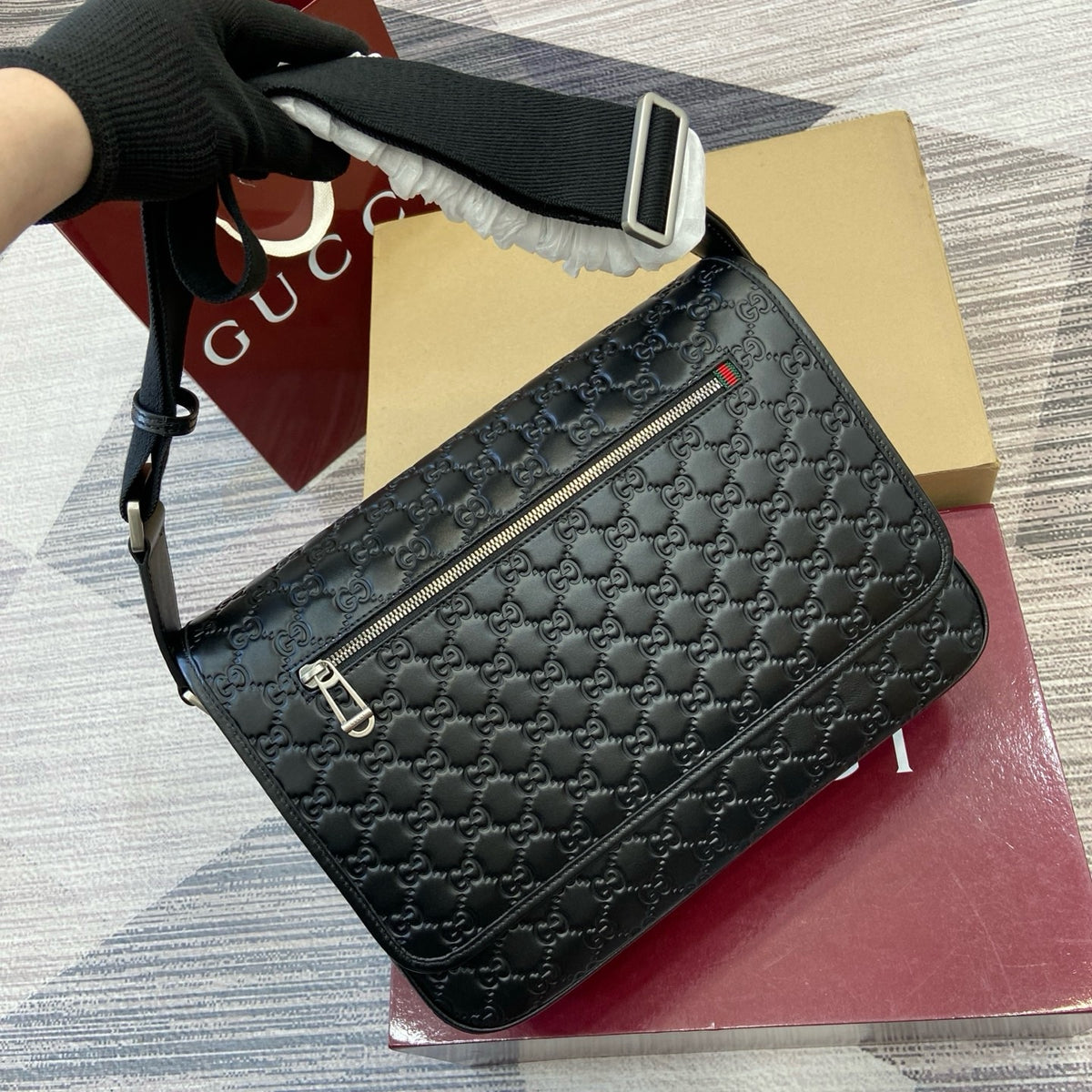 GUCCI MESSENGER BAG
