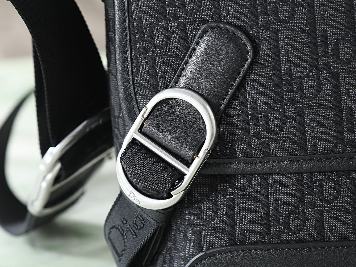 DIOR MESSENGER BAG