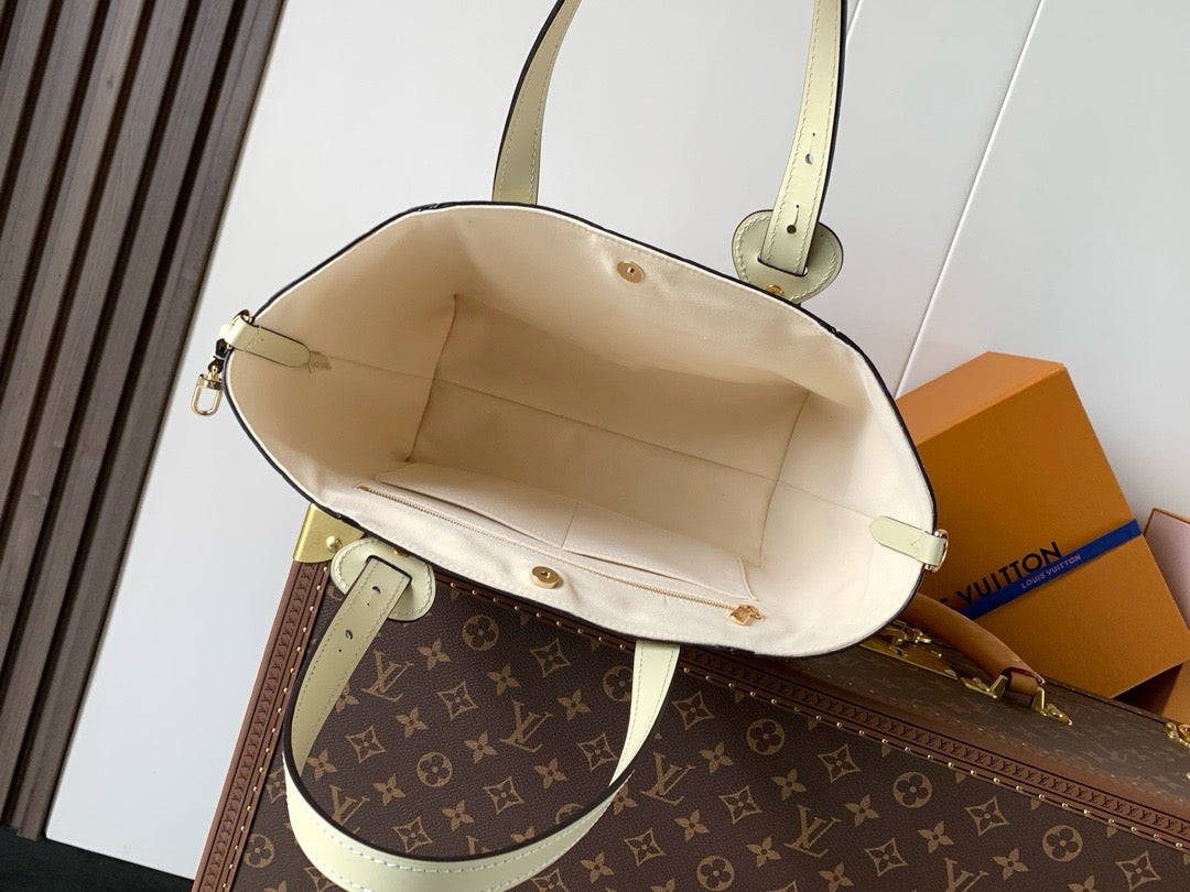 LV WOMENS BAG